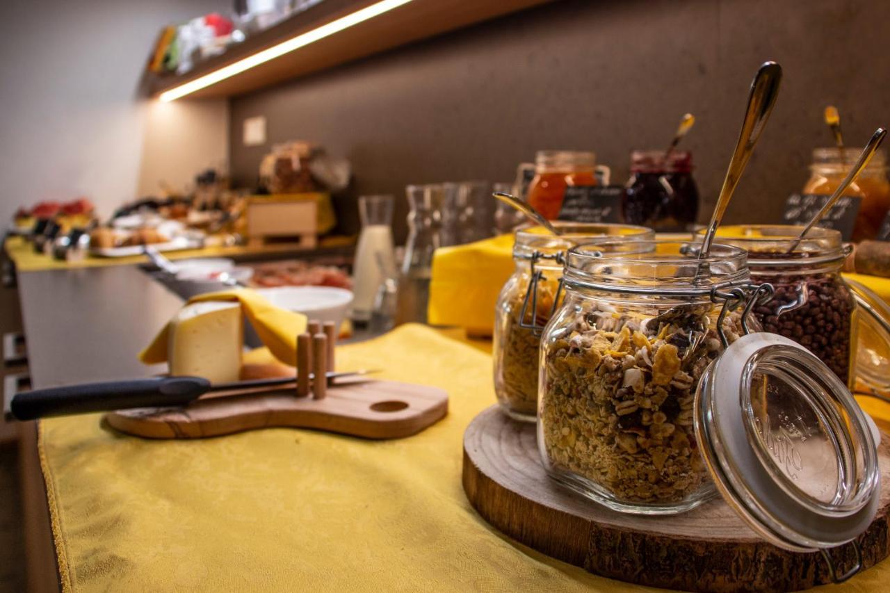 Dolcevita Ambiez B&B San Lorenzo Dorsino Buitenkant foto