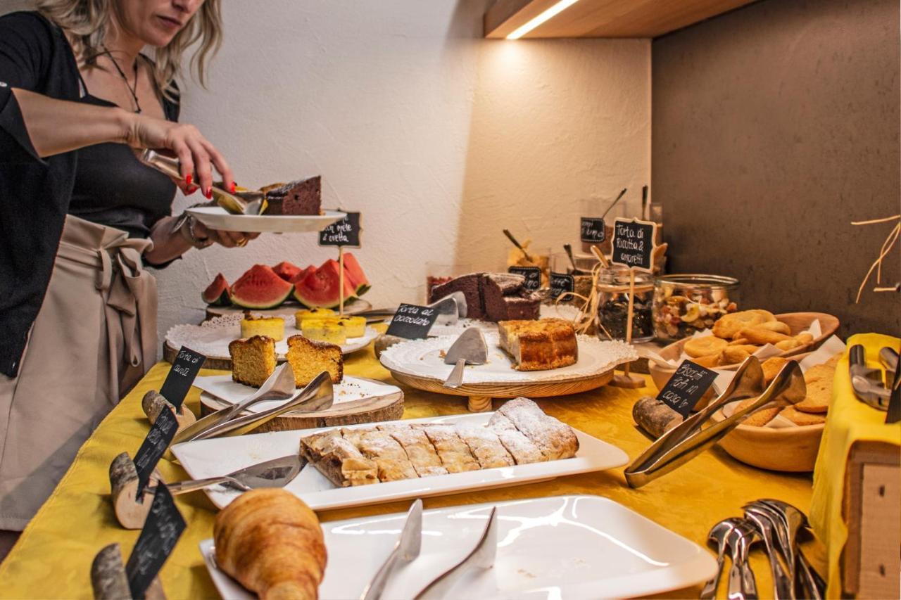 Dolcevita Ambiez B&B San Lorenzo Dorsino Buitenkant foto