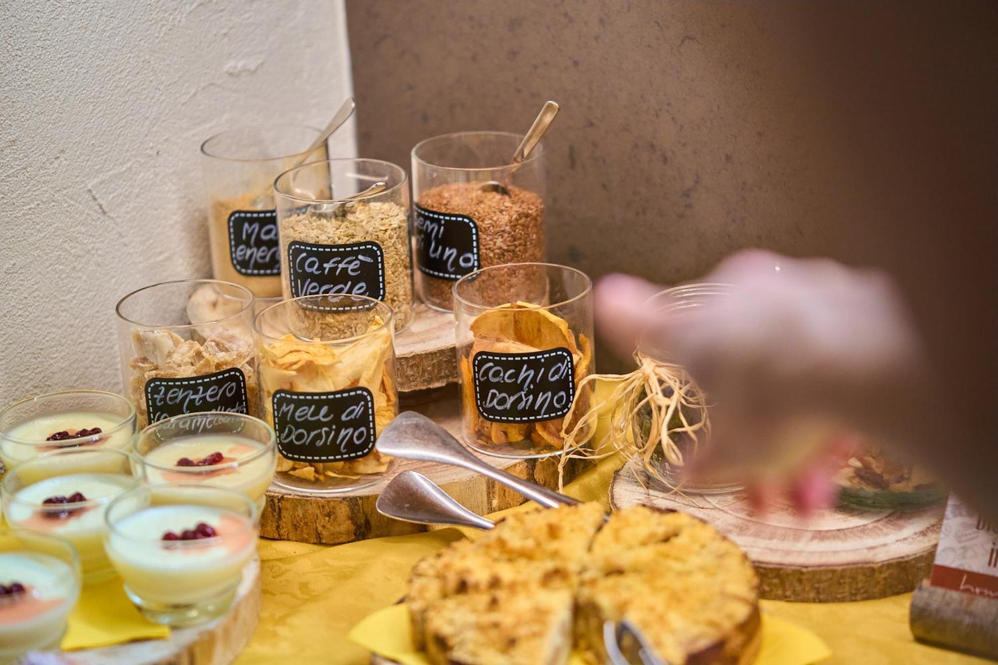 Dolcevita Ambiez B&B San Lorenzo Dorsino Buitenkant foto