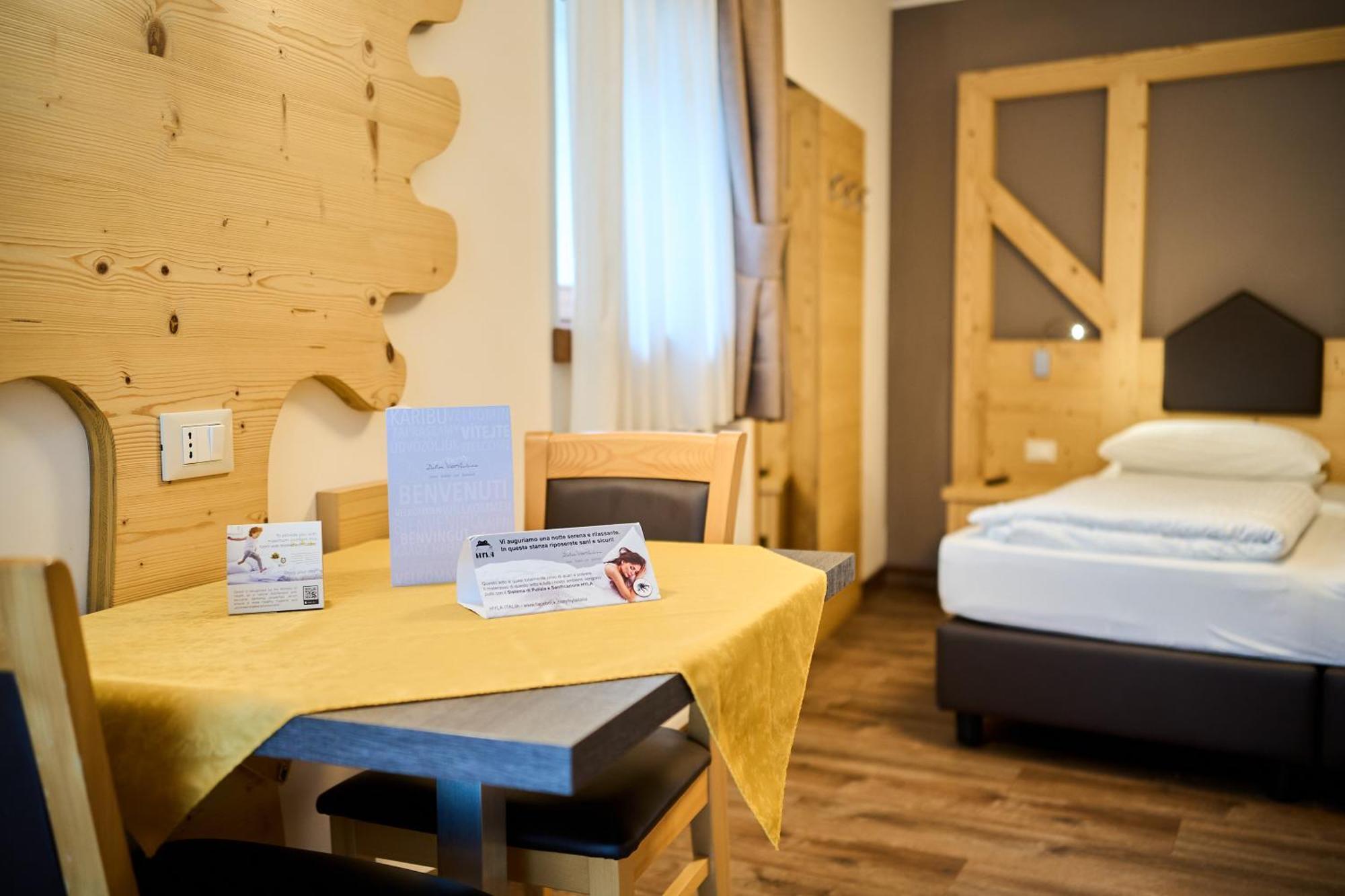 Dolcevita Ambiez B&B San Lorenzo Dorsino Buitenkant foto